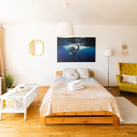 아파트 Piotrapartments - Mokotow Broniwoja - Stylish Studio Near Metro