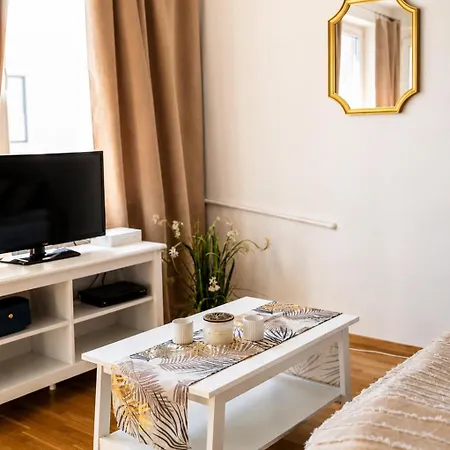 Apartment Piotrapartments - Mokotow Broniwoja - Stylish Near Metro *